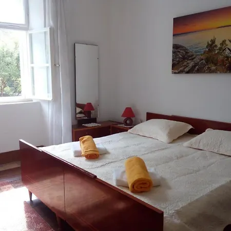 Four Bedroom * Broce