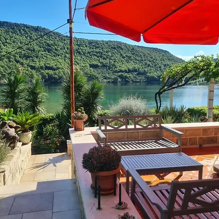 Four Bedroom Apartmán