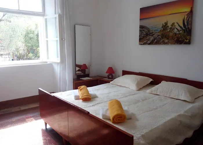 Four Bedroom * Broce