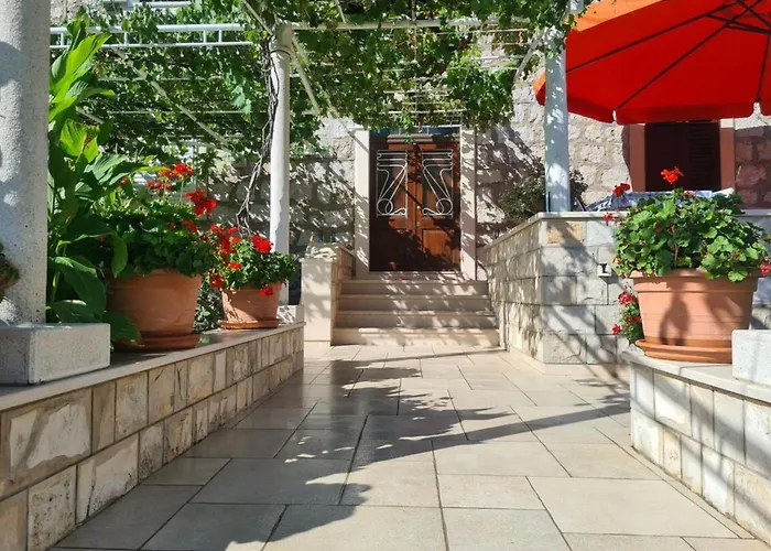 Апартаменты Four Bedroom Broce